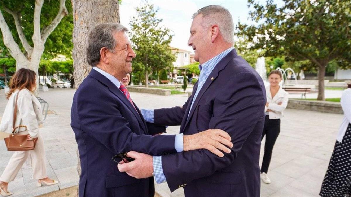 El alcalde de La Cañada Flintride ha podido disfrutar de las calles del municipio 
