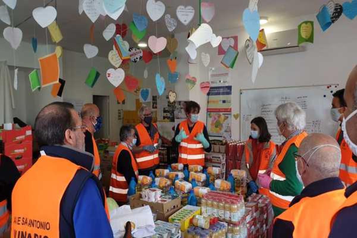 La concejala de Bienestar Social también ha colaborado en esta acción solidaria