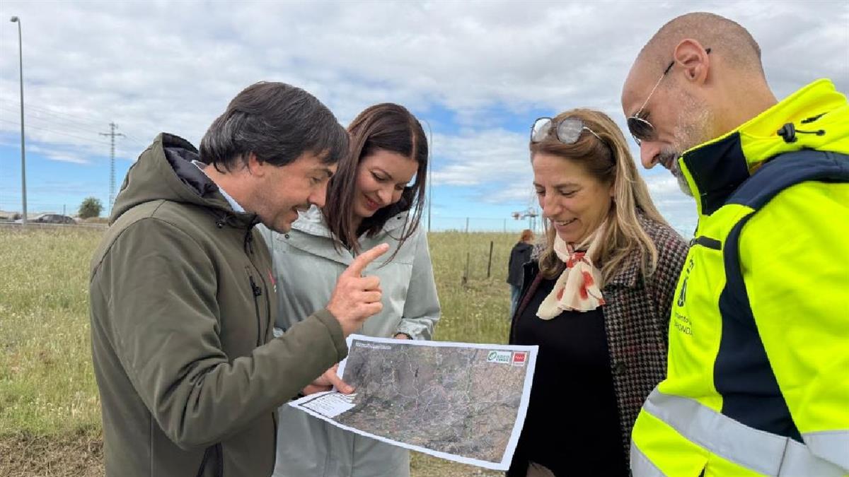 La unión ha sido gracias a un trazado de 3 km con 2.200 nuevos árboles, arbustos y plantas