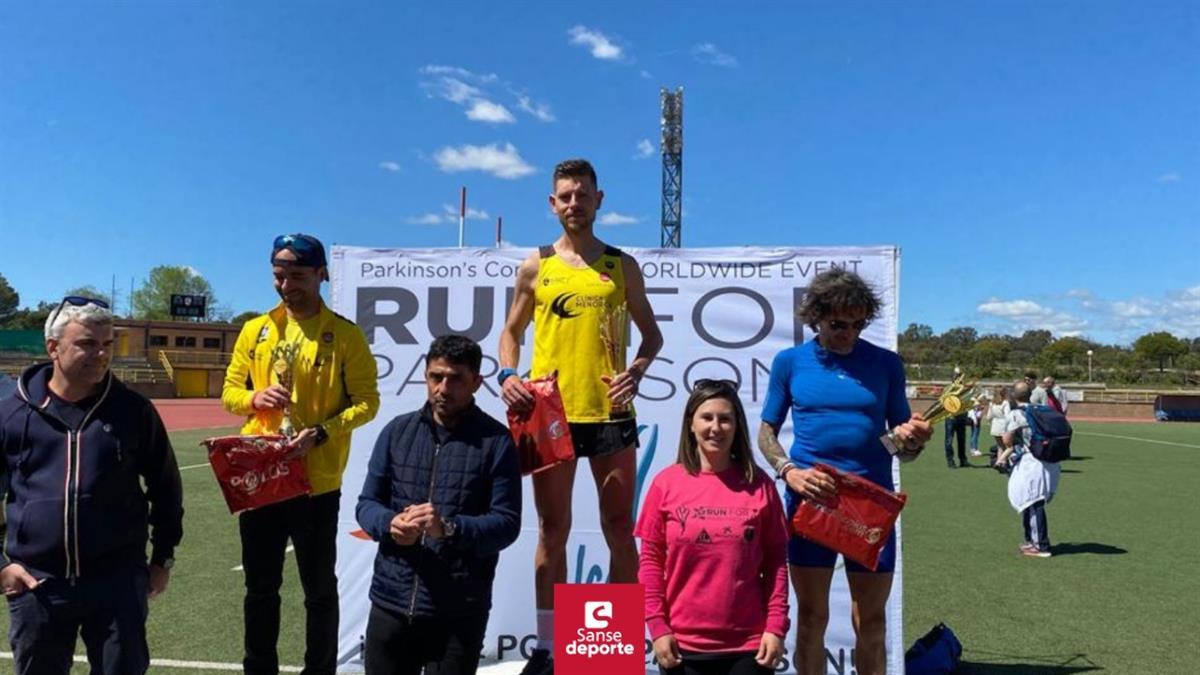Dos atletas de Sanse, Daniel Alcalá y David Rodríguez, primero y segundo en la prueba conmemorativa por el Día Internacional del Parkinson