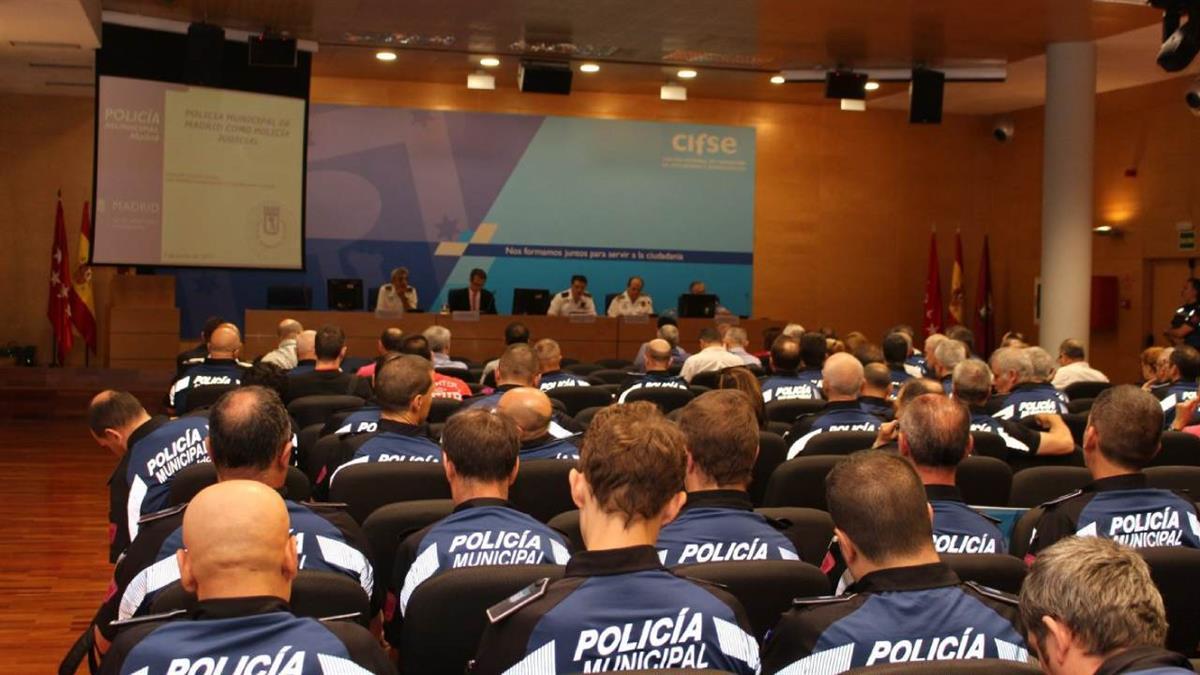 Dedicado a formar a los efectivos municipales de seguridad o emergencias 