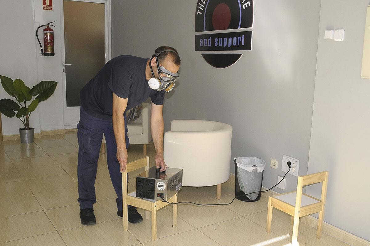 El Ayuntamiento sigue con su intención de apoyar al comercio local y ofrecer mayor seguridad a los vecinos