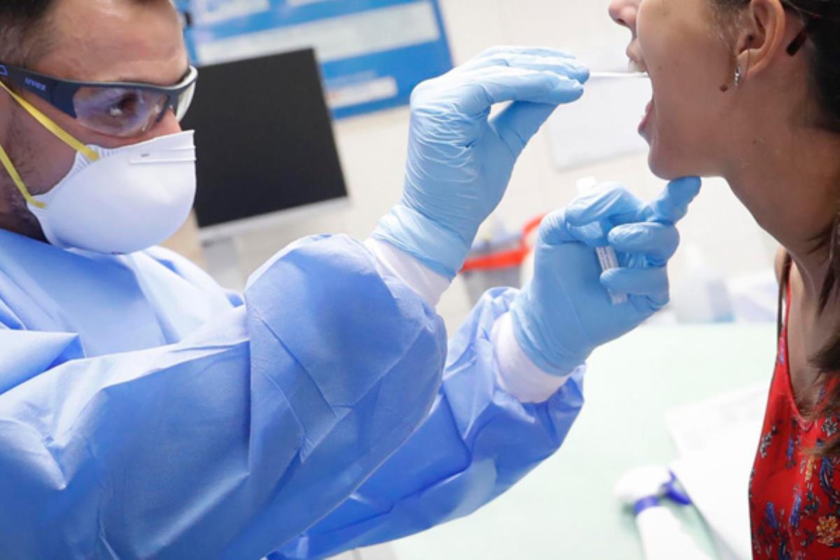 Sin embargo, vuelve a insistir en la reapertura de los centros de atención primaria cerrados