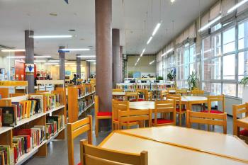 Lee toda la noticia 'El Ayuntamiento destina 30.000 euros en la renovación de los libros de las bibliotecas municipales'