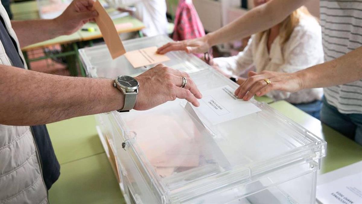 Sanz informa de los avances del operativo municipal para las Elecciones Generales