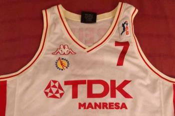 Estrellas del deporte y artistas aportaron 78 objetos de gran valor 