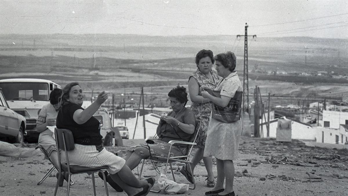 Una exposición del barrio en los años 70 y 80