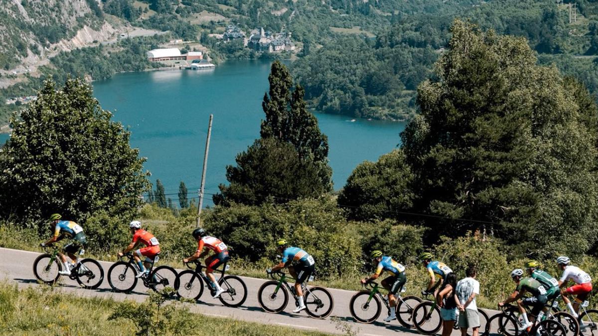 Diez corredores del equipo fuenlabreño compiten en la máxima competición nacional sub23