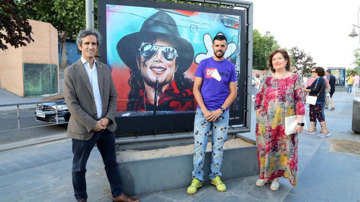 El artista grafitero nos regala una exposición de 90 obras únicas