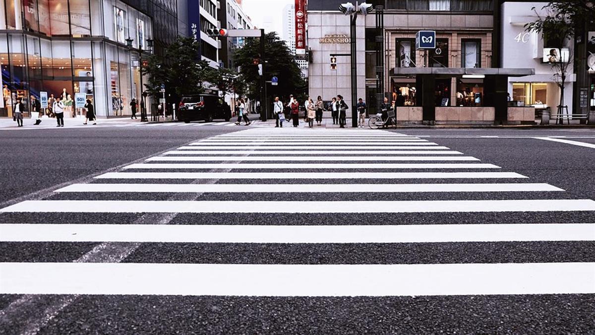 Pasos de peatones iluminados, caminos escolares seguros y reformas en las paradas de bus los son algunos de los proyectos para un Alcorcón más accesible