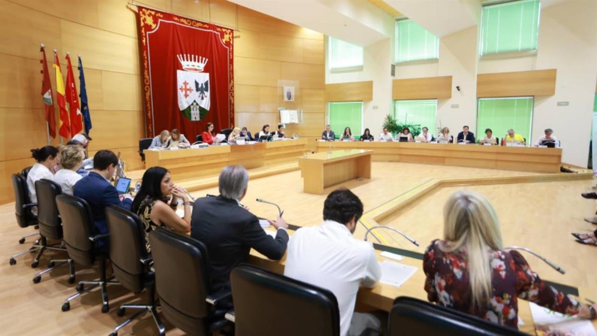 El pleno ha aprobado denominarlo Centro Municipal Alcalde Tomás Páramo