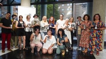 Bajo el lema “Bla bla bla”, esta edición de la revista contará con 30 ejemplares