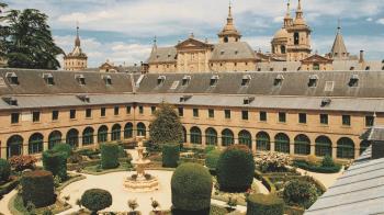 El Centro universitario María Cristina becará a estudiantes de Boadilla para las carreras de Derecho o ADE