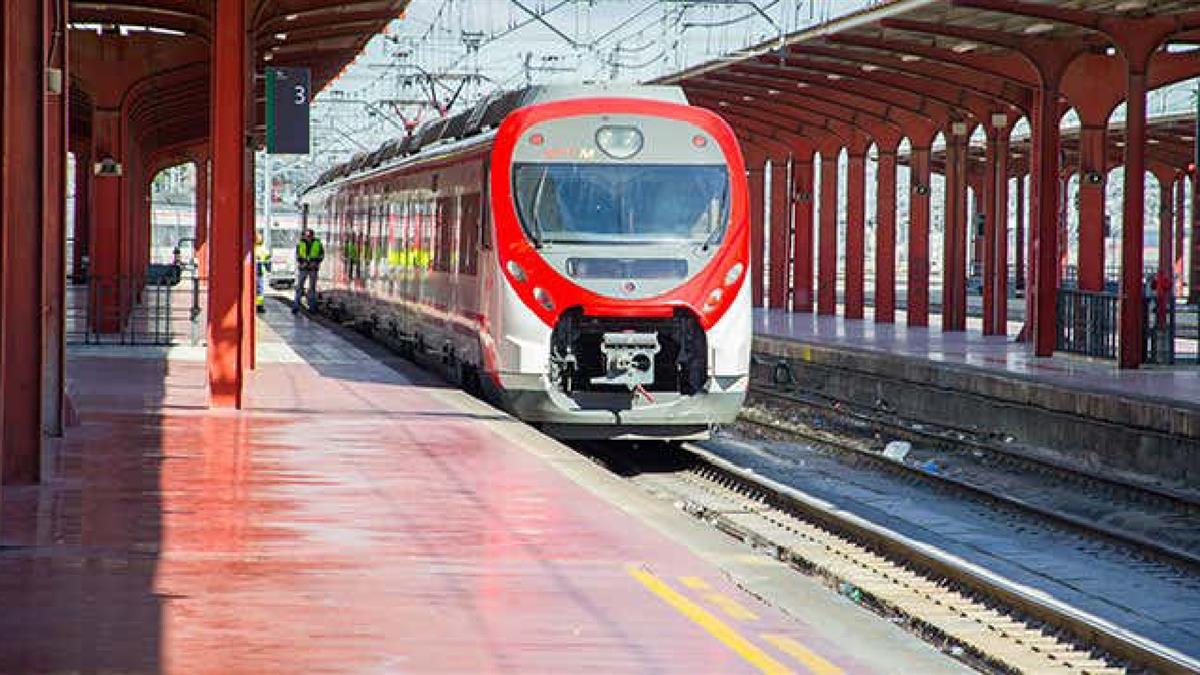 Transportes formaliza el contrato que estudiará la viabilidad de extender la red de Cercanías 