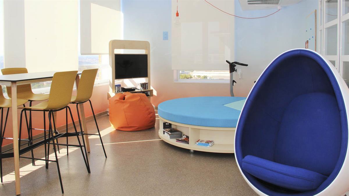 El Clínico San Carlos ha inaugurado un espacio de esparcimiento para los pacientes de pediatría
