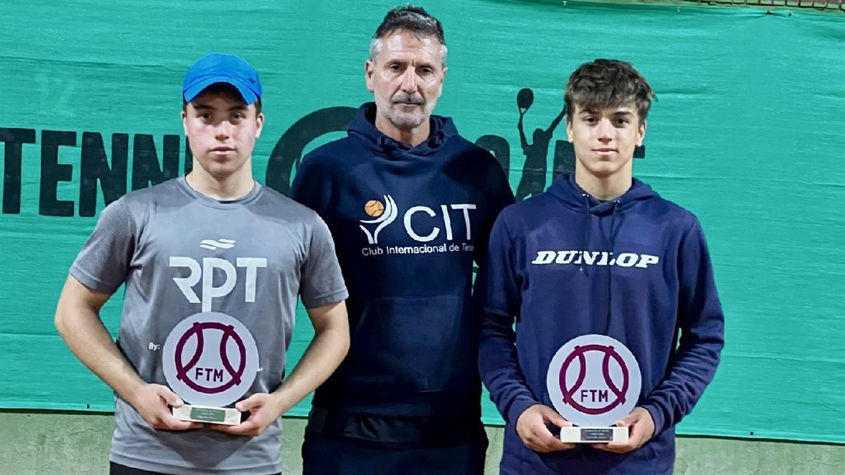 Los hermanos Eusamio de Pozuelo revalidan el título de dobles junior de Madrid