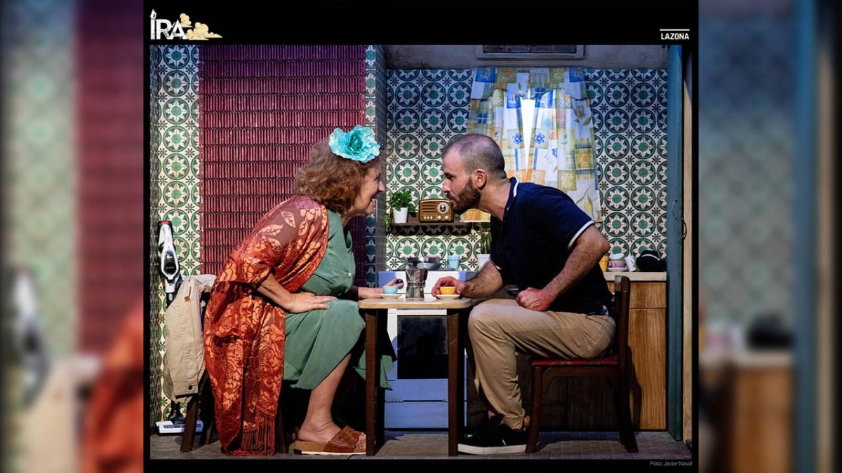 La relación de una madre y su hijo que se encuentra entre la desmesura y la comedia
