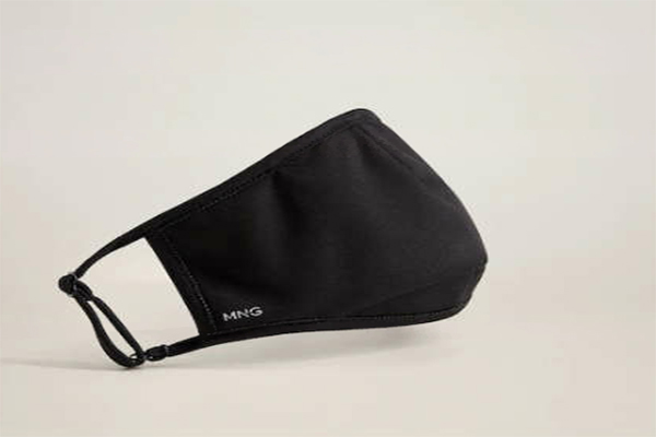 Se comercializan diferentes modelos de mascarillas de 24 y 25 euros