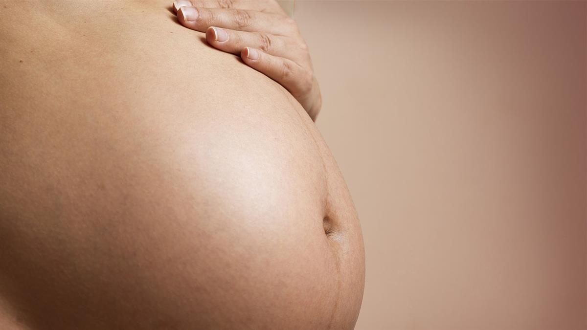 Este riesgo es mayor si las madres tienen hipertensión, diabetes u obesidad