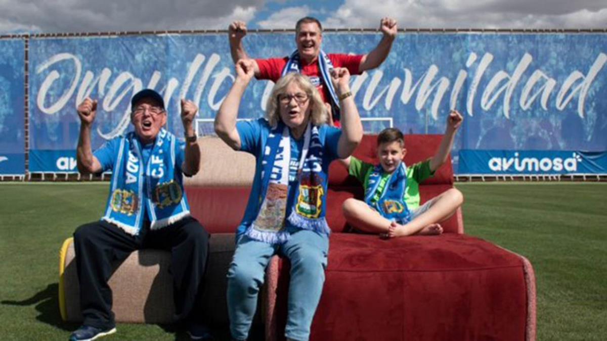 Con tu abono, obtendrás la camiseta oficial del equipo totalmente gratis
