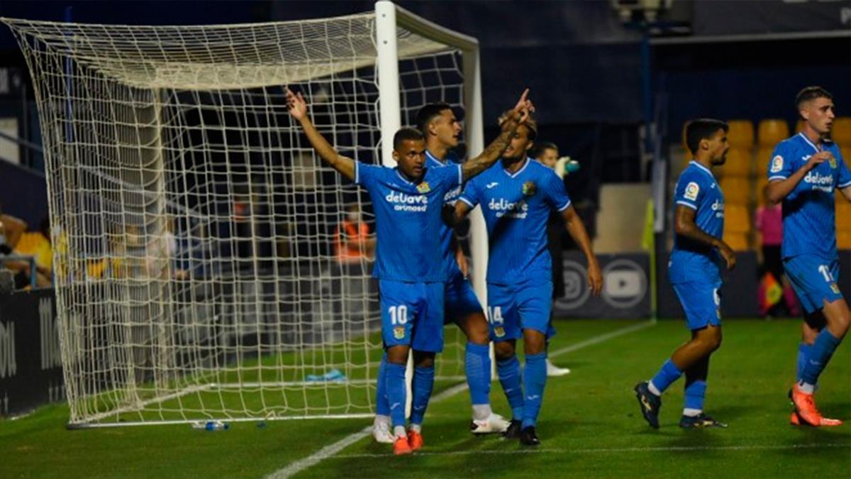 El derbi entre el Fuenlabrada y el Alcorcón se saldó con 2-0