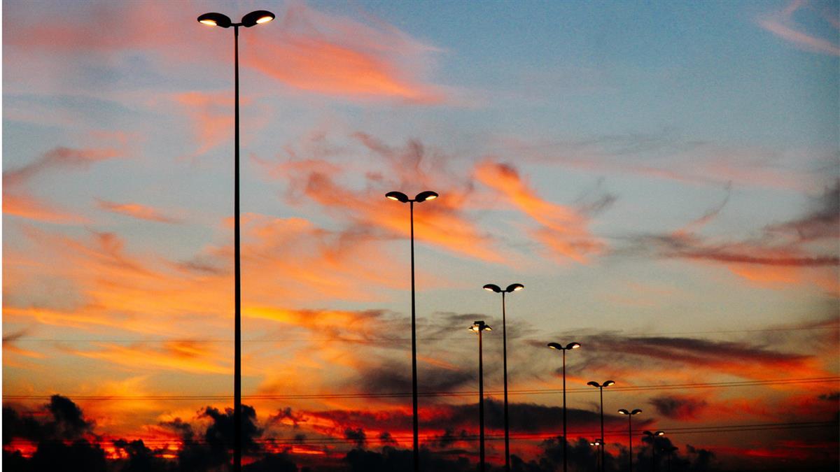 El Gobierno Local acometerá la renovación del alumbrado público exterior, el plazo de obra es de tres meses desde su adjudicación