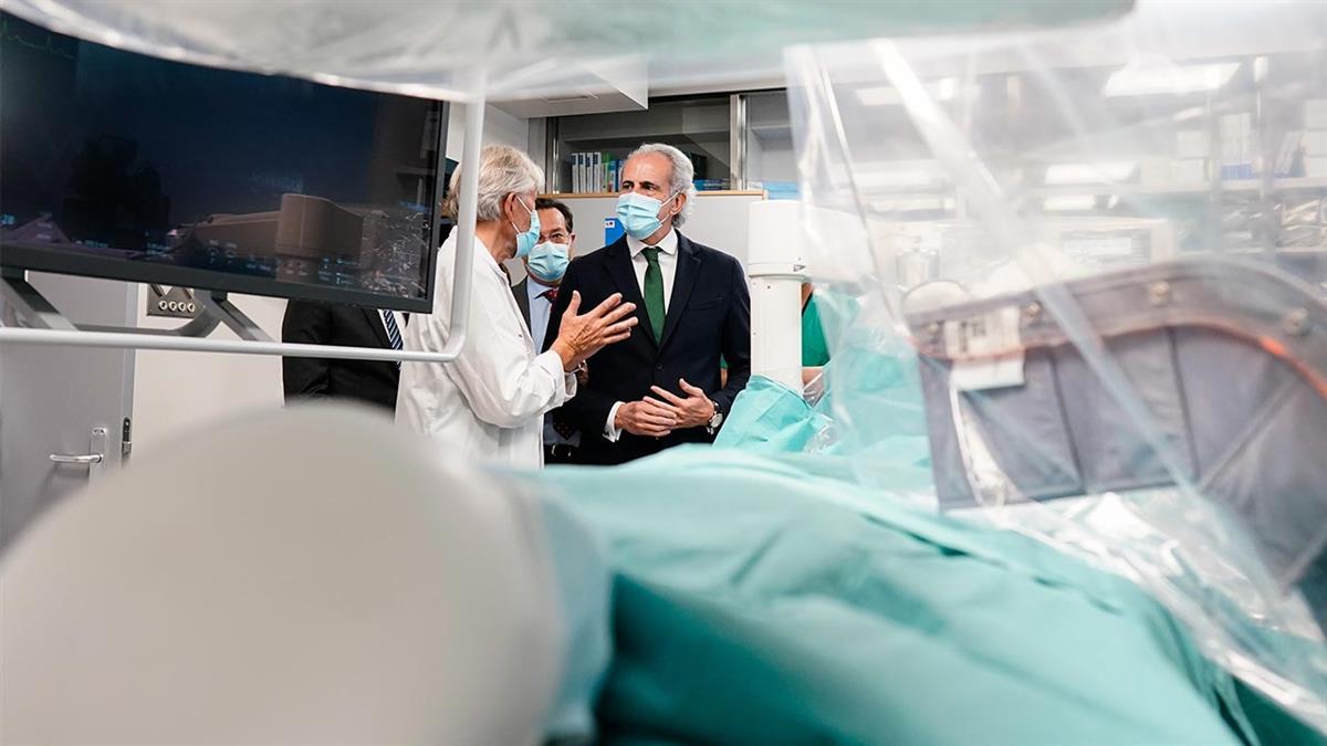 El sistema robotizado incrementa la precisión y seguridad en las intervenciones coronarias