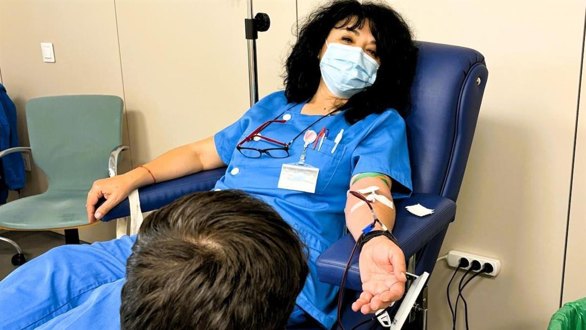 El llamamiento del centro hospitalario moviliza a vecinos y profesionales para reforzar las reservas sanitarias