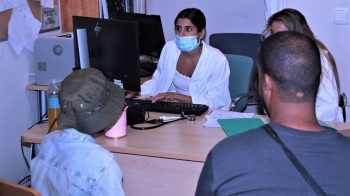 El centro participa un verano más en el programa "Vacaciones en Paz", que permite evaluar el estado de salud de los menores acogidos por familias fuenlabreñas