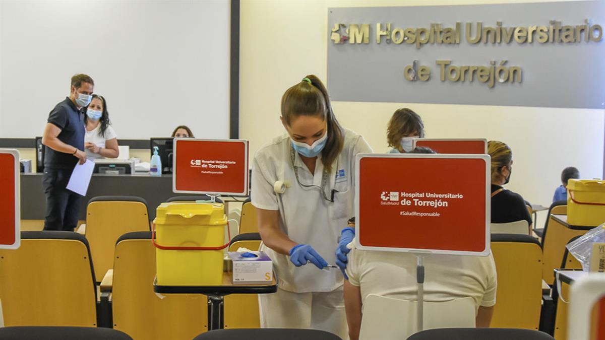 El hospital que ha administrado más de 46.700 pautas completas entre los torrejoneros