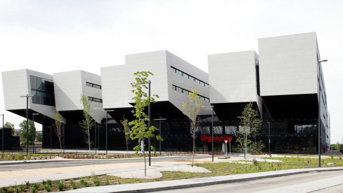 Es un ranking independiente que evalúa los centros sanitarios a través de 6.777 encuestas realizadas a médicos, enfermeras, asociaciones de pacientes, periodistas sanitarios, entre otras personas