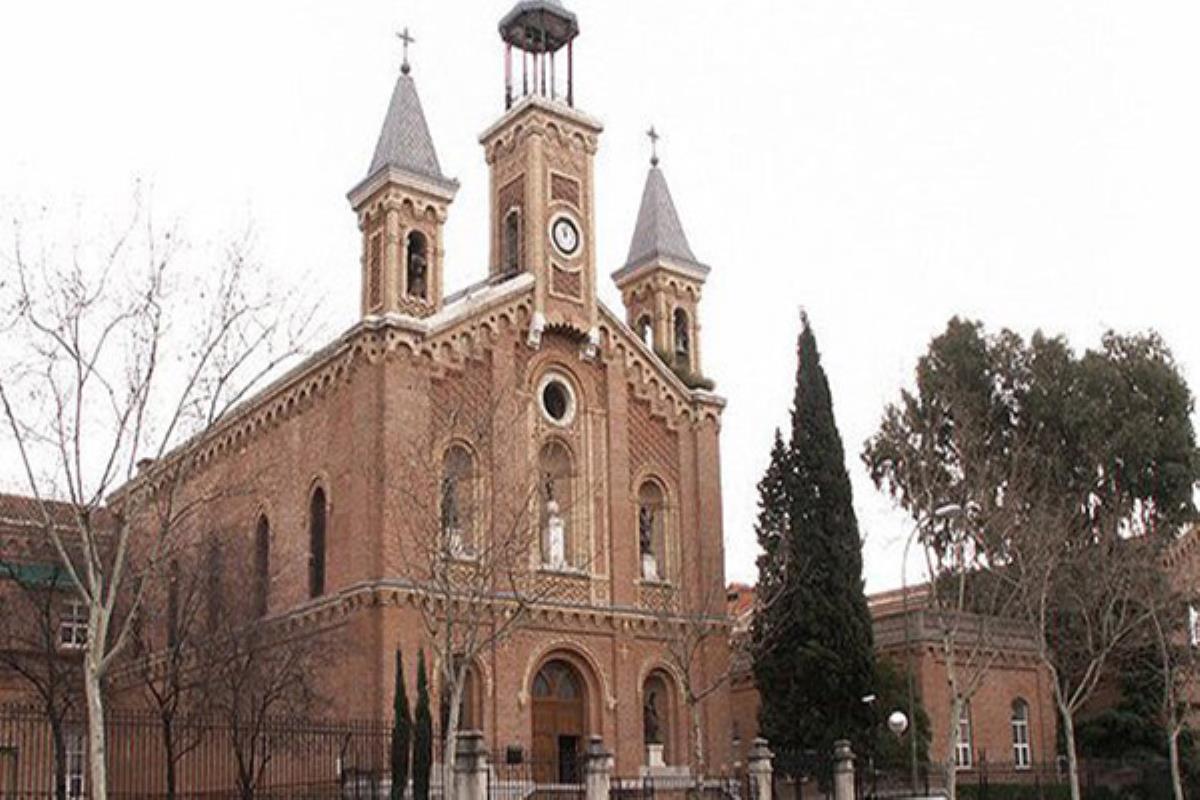 El virus puede llegar a afectar al corazón, los pulmones y la piel de los menores