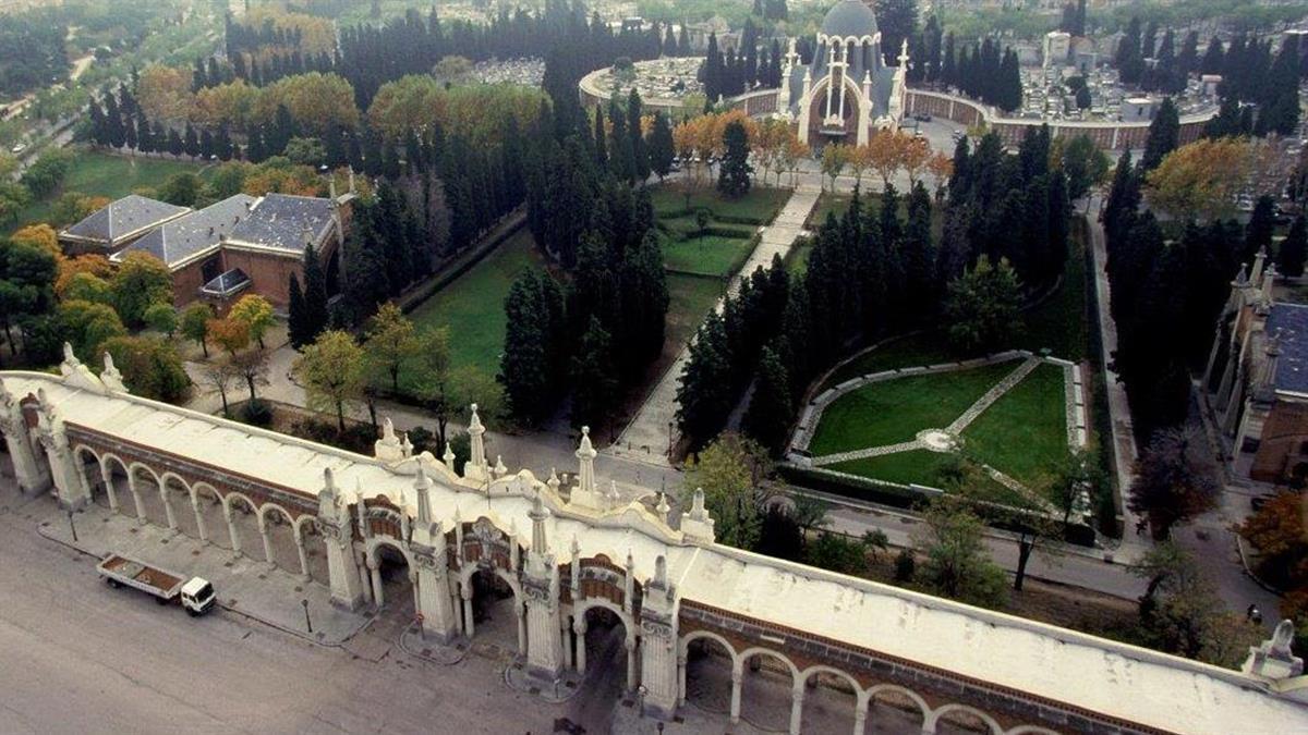 Las instalaciones rehabilitadas dan servicio a las operaciones de inhumación e incluyen las oficinas de los encargados y las áreas de recepción 