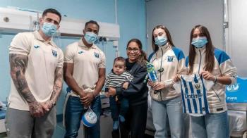 Los jugadores visitaron el Hospital Severo Ochoa 