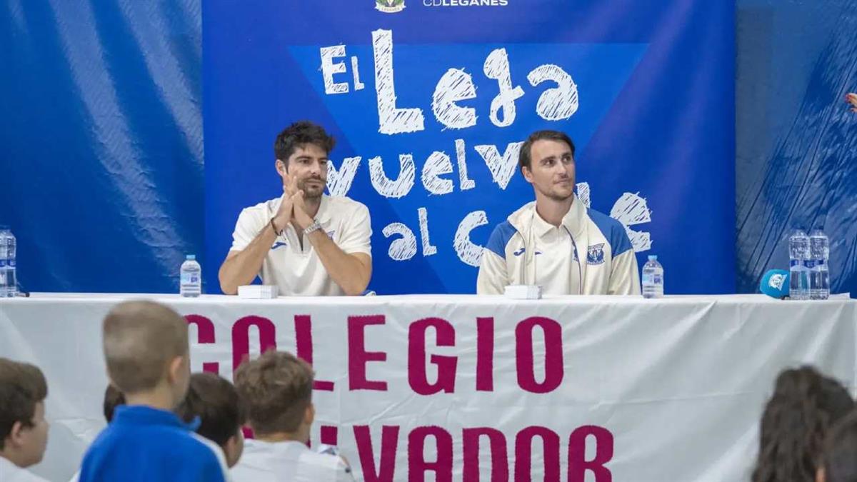 Gonzalo Melero e Ignasi Miquel impartieron una charla a los alumnos del Colegio El Salvador