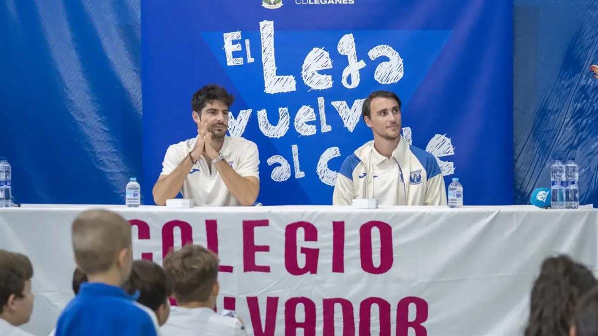 Gonzalo Melero e Ignasi Miquel impartieron una charla a los alumnos del Colegio El Salvador