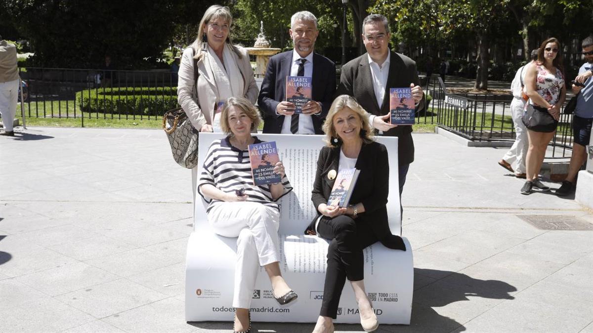 Madrid se llena de bancos-libros en una nueva edición