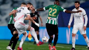 Los blancos se alejan del Atleti y empatan a puntos con el Barça, los cuales tienen un partido menos disputado