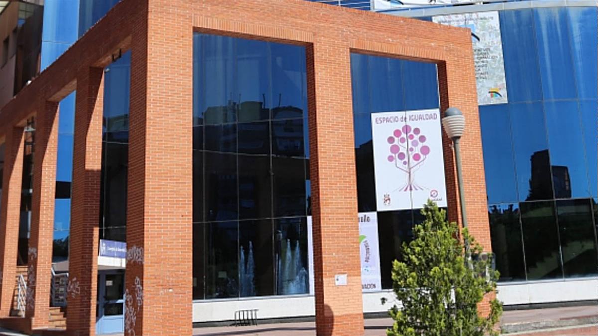 Este último mes el número de desempleados desciende en un 0,2%