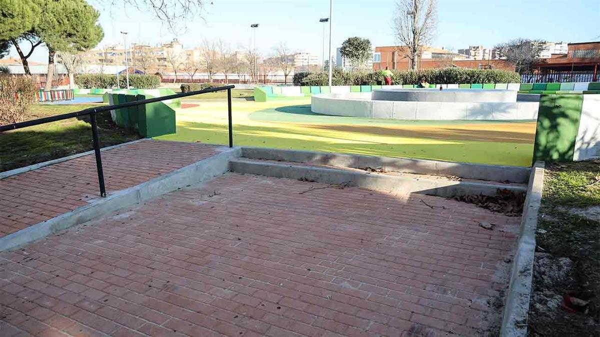 Terminan las obras de rehabilitación de las pistas lúdicas y de recreo en Móstoles