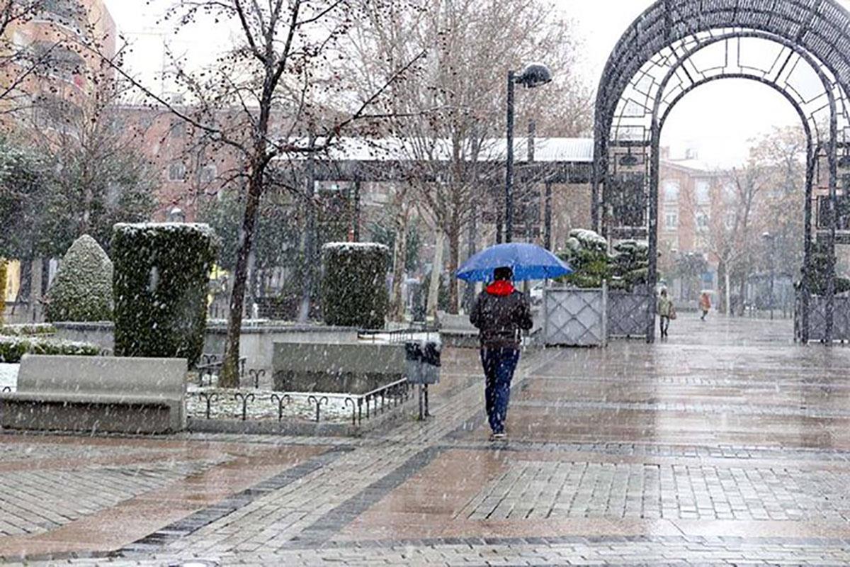 El Gobierno local facilitará 50 toneladas de sal a los colegios, institutos, centros comerciales y otras entidades