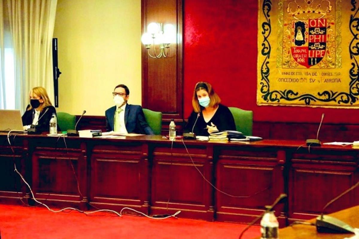 "Las pérdidas se deben a un criterio contable" y "los despidos eran excedencias" dice Rebeca Prieto, concejal de Presidencia