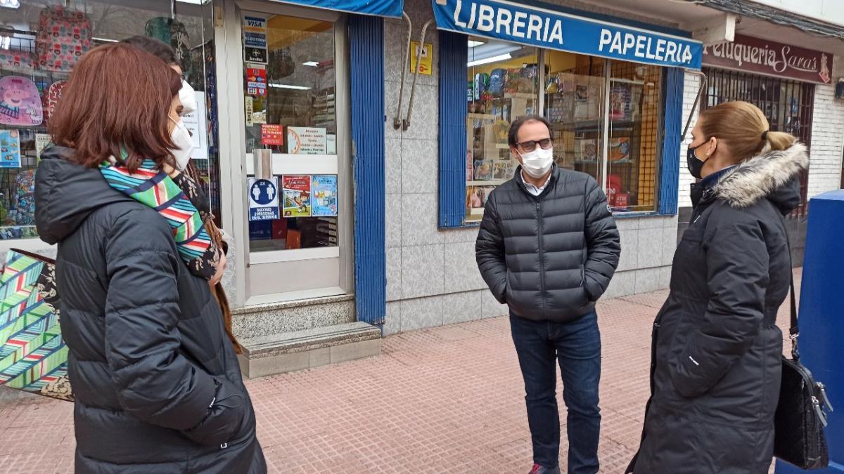 La líder popular ha recorrido las calles de la ciudad para conocer las necesidades de los alcalaínos