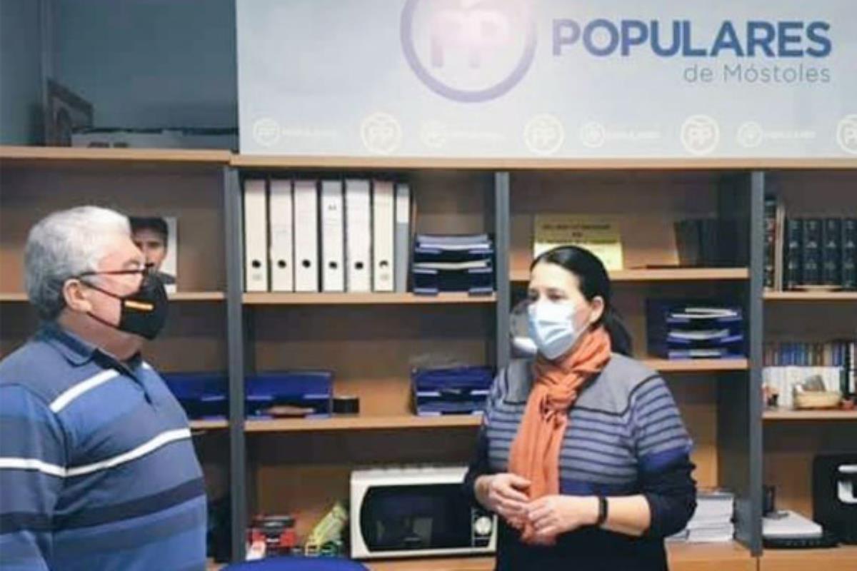 Insta al Equipo de Gobierno a buscar una solución que evite la salida de los empleados de los centros de mayores