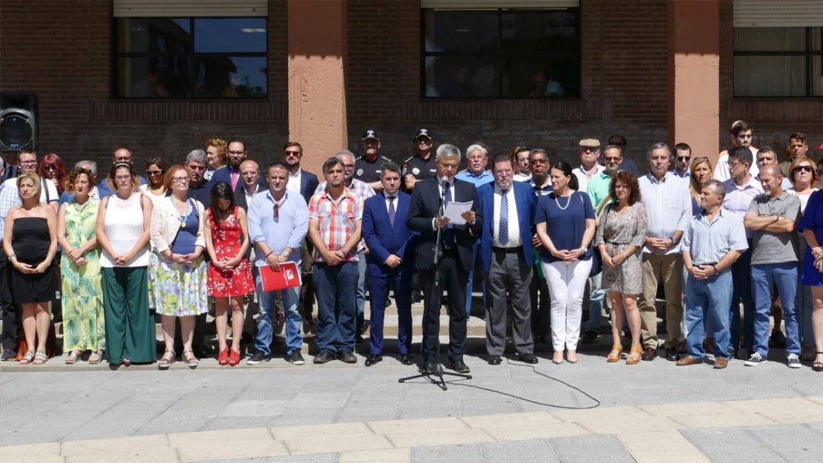 La declaración institucional ha propuesto seguir defendiendo la memoria de las víctimas del terrorismo