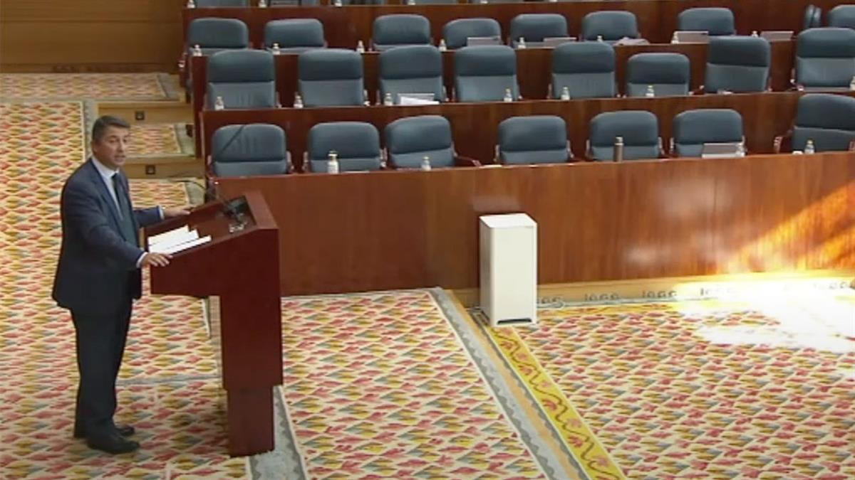 Tras la expulsión de la portavoz socialista han abandonado la cámara todos los grupos