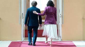 Ayuso y la dirección nacional pujan por el control del PP madrileño