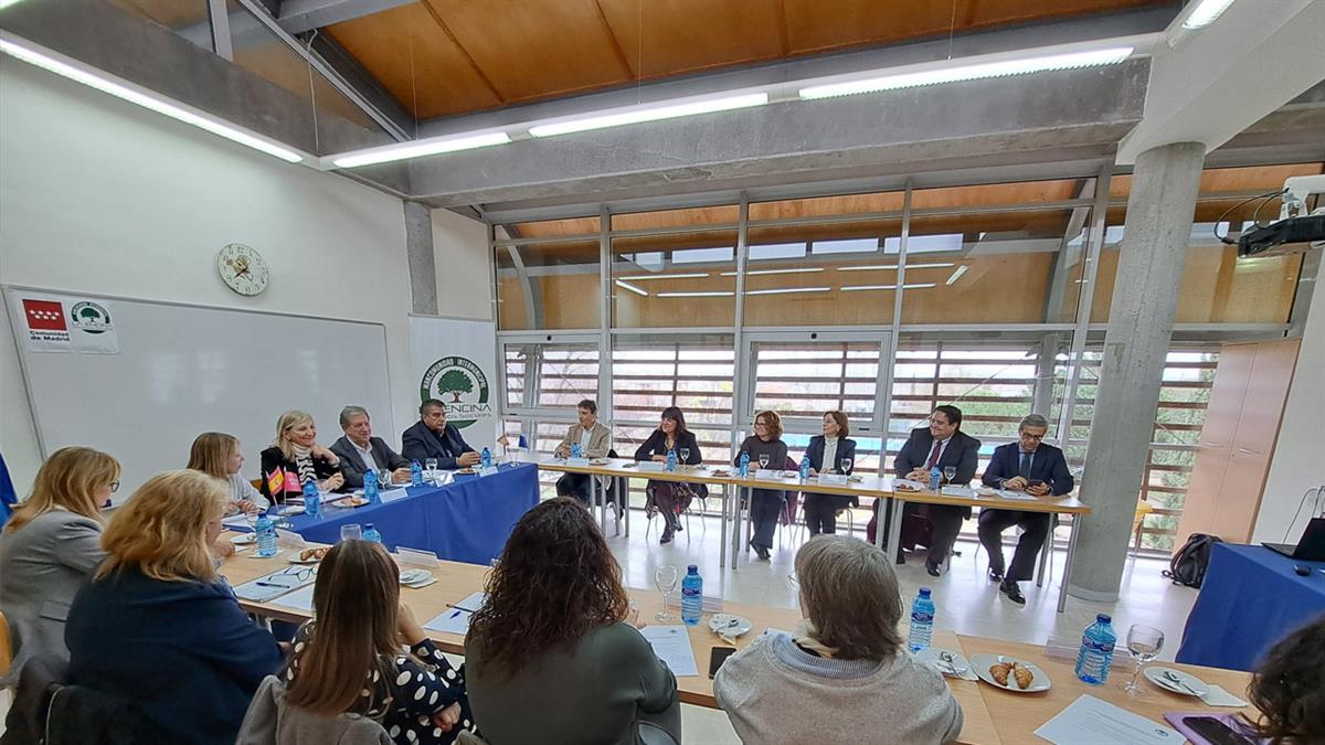 La finalidad de este proyecto es construir un sistema de gestión de la información que recaban los servicios sociales