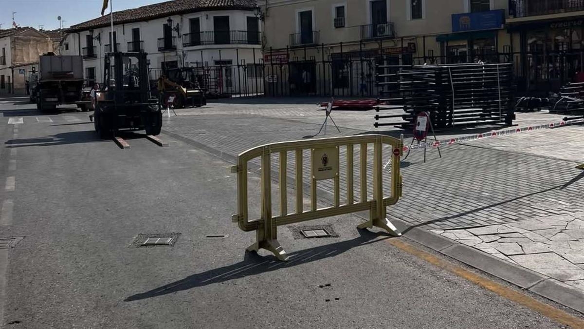 La formación critica los cortes de calles con un mes de antelación y la falta de aforo en la plaza