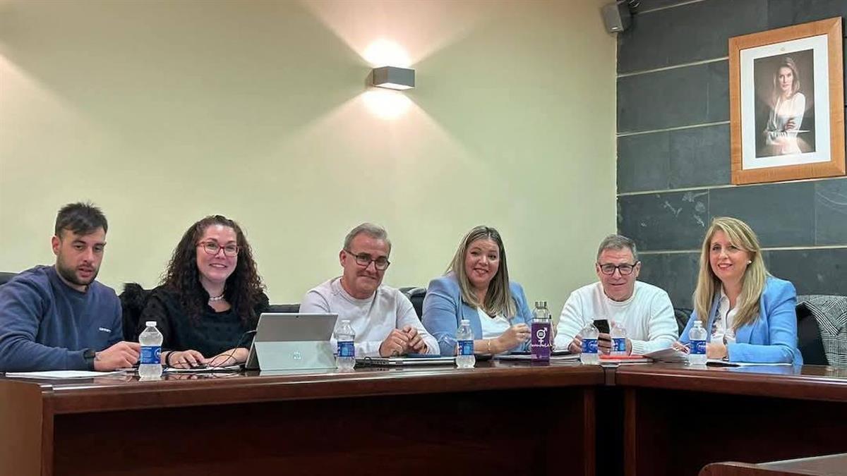 Puntualizan los socialistas que las cuentas públicas solo se han aprobado inicialmente y que ahora falta la fiscalización del Ministerio